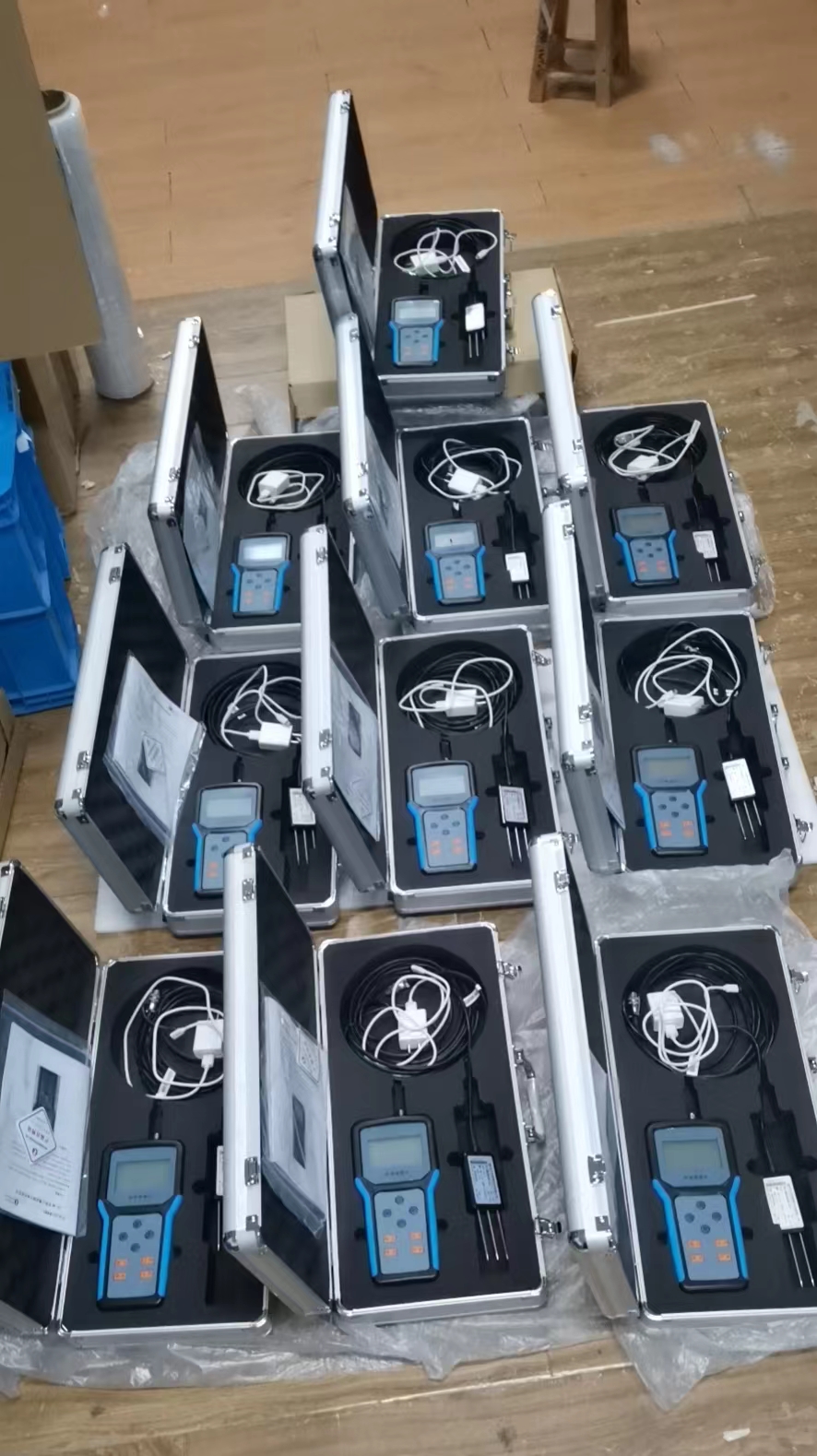 soil temperature and humidity conductivity sensor.jpg soil temperature and humidity conductivity sensor.jpg