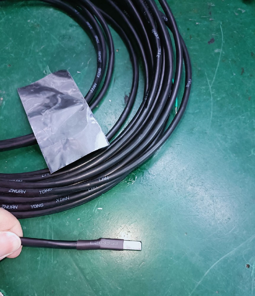 Sensor de temperatura del módulo fotovoltaico.jpg
