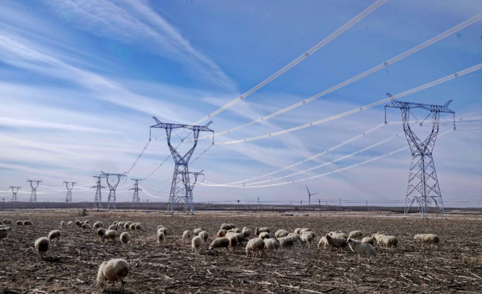 1764819413109683.png Estación meteorológica en monitoreo de líneas de transmisión.png
